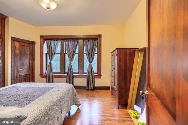 2710 N CALVERT ST, Baltimore, MD 21218