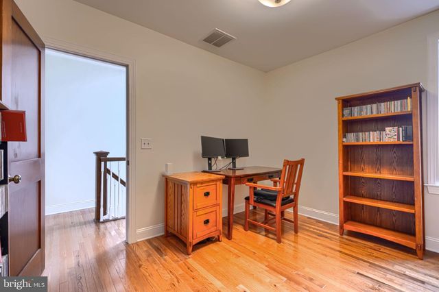 2710 N CALVERT ST, Baltimore, MD 21218
