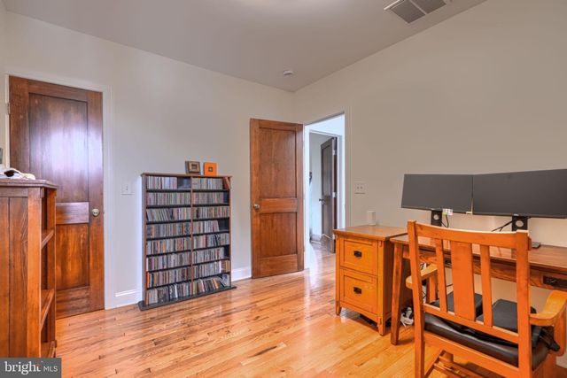 2710 N CALVERT ST, Baltimore, MD 21218