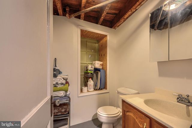 2710 N CALVERT ST, Baltimore, MD 21218