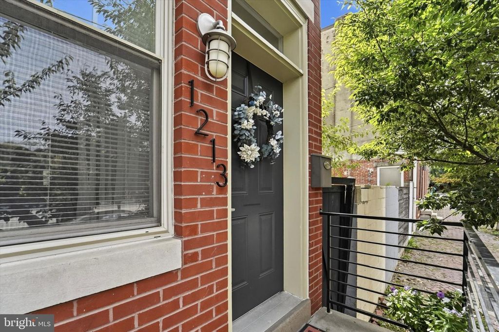 1213 N 31ST ST, PHILADELPHIA, PA 19121 — exterior