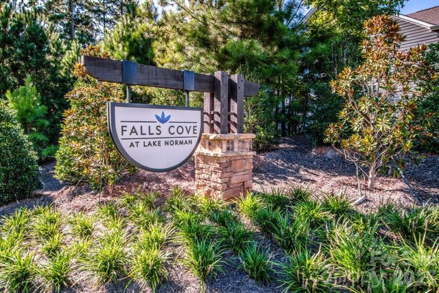 111 Slip Shot Lane, Troutman, NC 28166