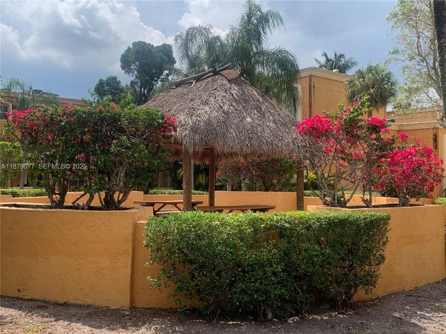 17901 NW 68th Avenue R209, Hialeah, FL 33015