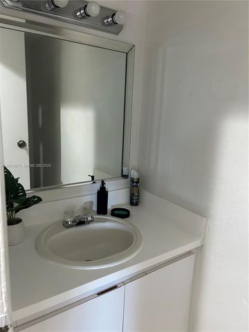 17901 NW 68th Avenue R209, Hialeah, FL 33015