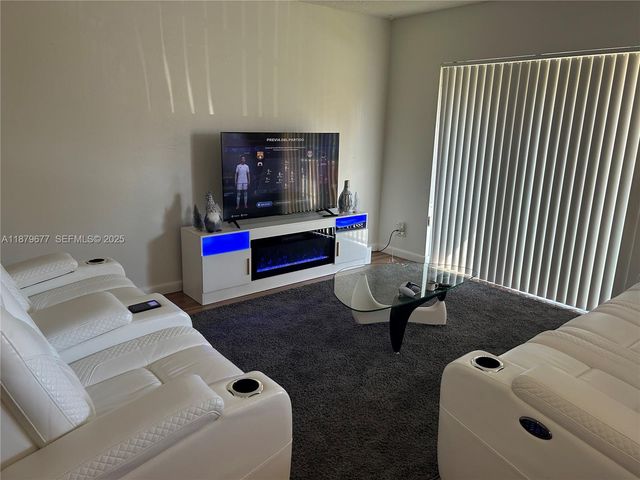 17901 NW 68th Avenue R209, Hialeah, FL 33015