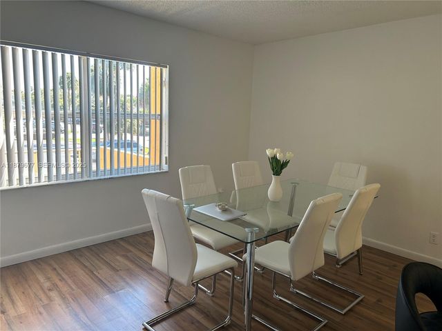 17901 NW 68th Avenue R209, Hialeah, FL 33015
