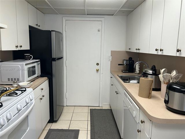 17901 NW 68th Avenue R209, Hialeah, FL 33015