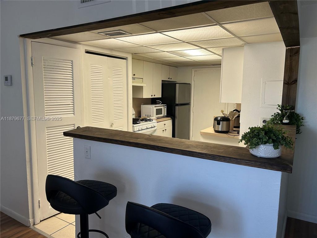 17901 NW 68th Avenue R209, Hialeah, FL 33015