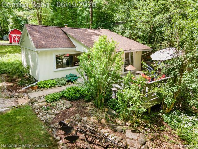 5223 Woodlane Road, Clarkston, MI 48348