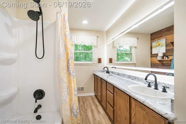 5223 Woodlane Road, Clarkston, MI 48348