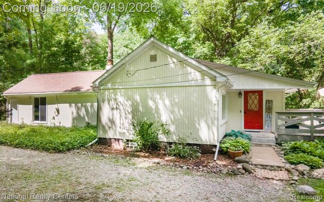5223 Woodlane Road, Clarkston, MI 48348