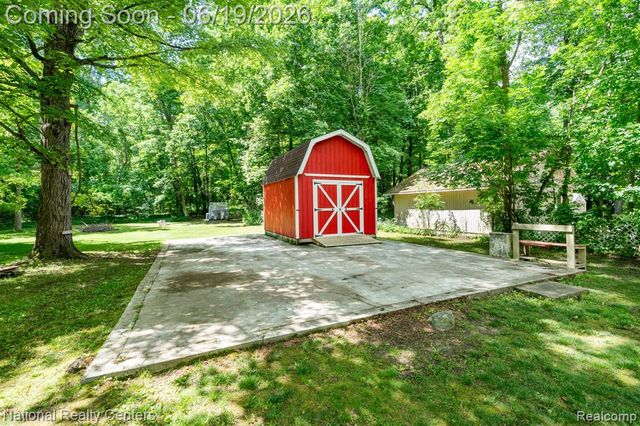 5223 Woodlane Road, Clarkston, MI 48348