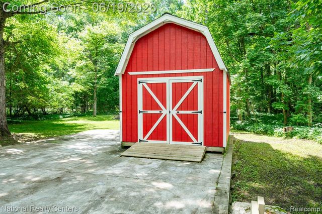 5223 Woodlane Road, Clarkston, MI 48348