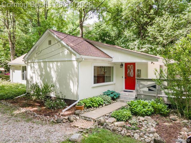 5223 Woodlane Road, Clarkston, MI 48348