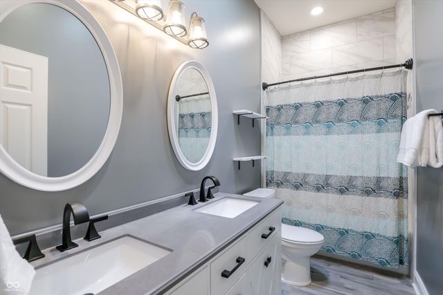 4300 Tally Ho Circle, Zionsville, IN 46077