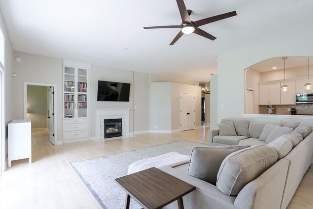 4300 Tally Ho Circle, Zionsville, IN 46077