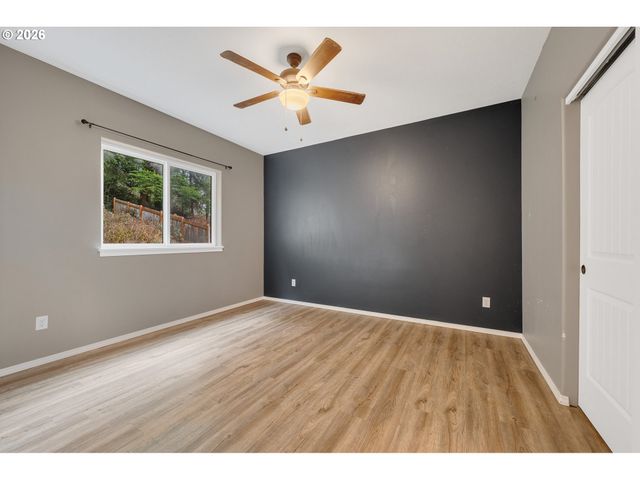 606 2ND St, Garibaldi, OR 97118