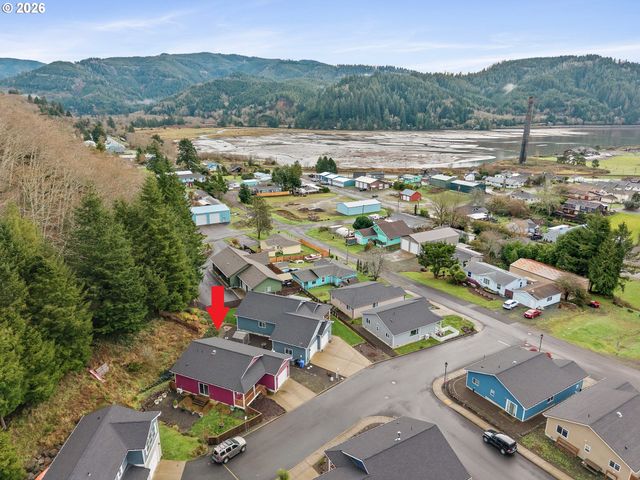 606 2ND St, Garibaldi, OR 97118