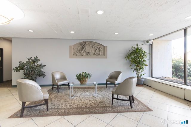 2625 Park Avenue 4F, Bridgeport, CT 06604