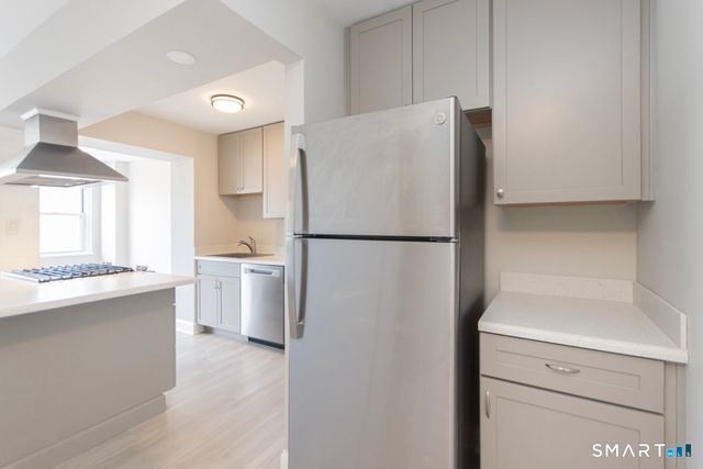 2625 Park Avenue 4F, Bridgeport, CT 06604