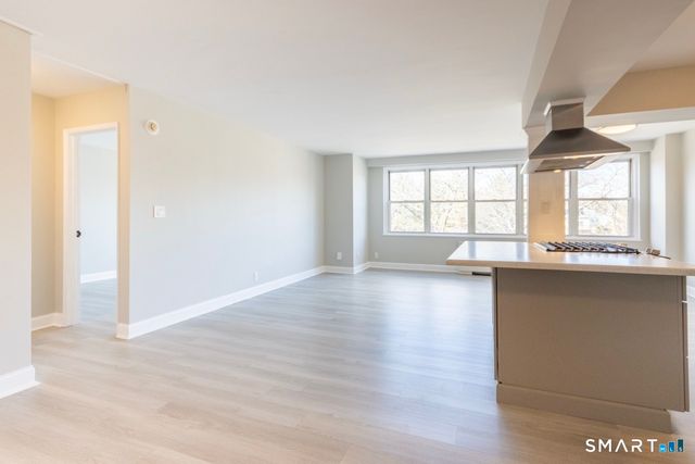 2625 Park Avenue 4F, Bridgeport, CT 06604