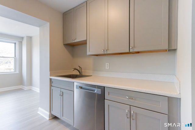 2625 Park Avenue 4F, Bridgeport, CT 06604