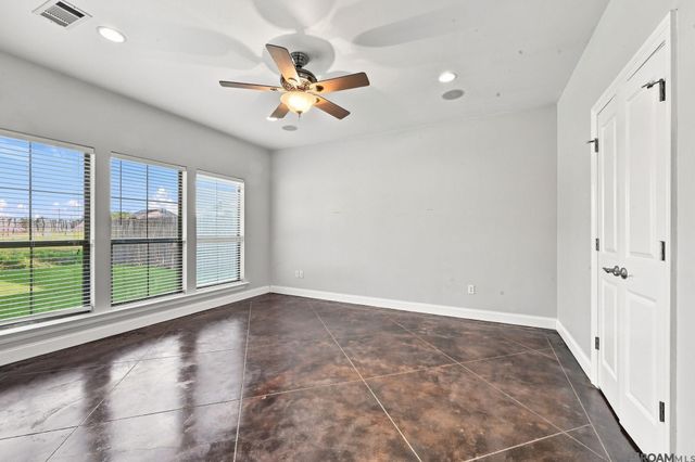10061 Chanel Dr, Denham Springs, LA 70706