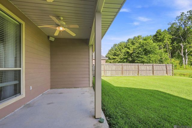 10061 Chanel Dr, Denham Springs, LA 70706