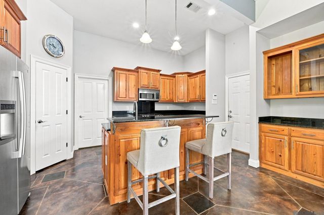 10061 Chanel Dr, Denham Springs, LA 70706