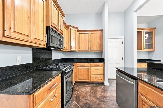 10061 Chanel Dr, Denham Springs, LA 70706