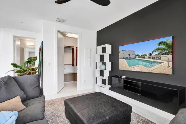 365 SE 6th Avenue 307, Delray Beach, FL 33483