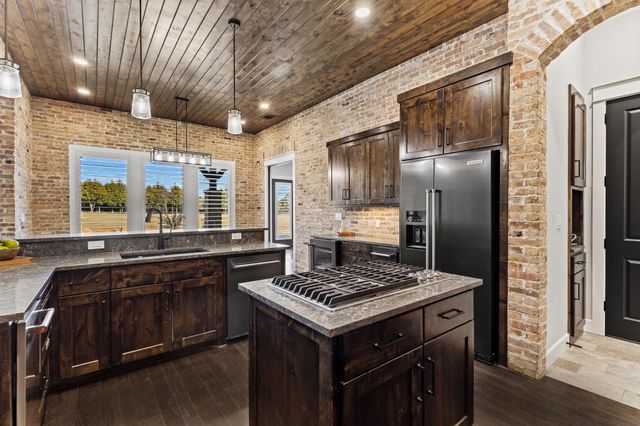 231 Geis Drive, Pottsboro, TX 75076