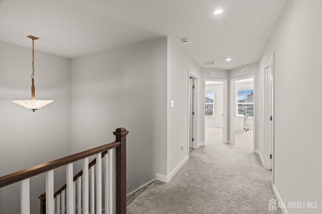 18 Rosemary Way, Mount Laurel, NJ 08054