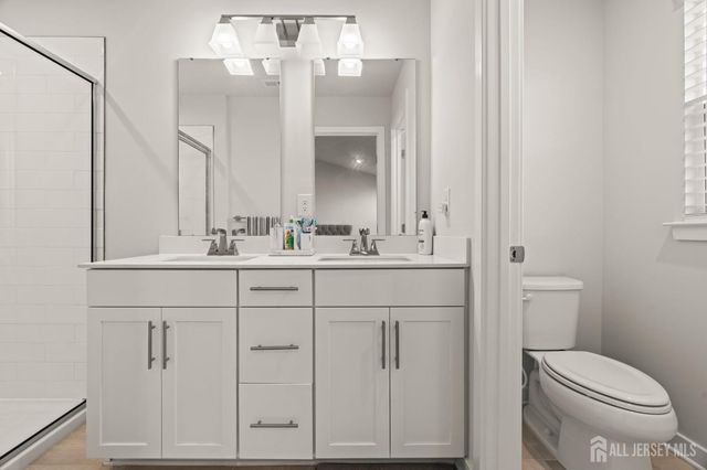 18 Rosemary Way, Mount Laurel, NJ 08054