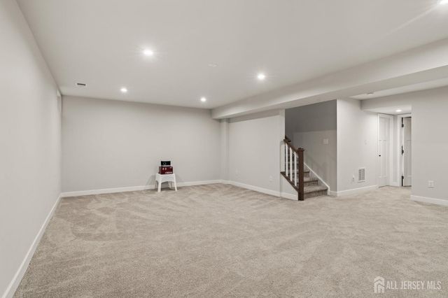 18 Rosemary Way, Mount Laurel, NJ 08054