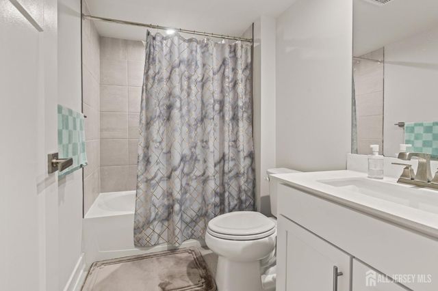 18 Rosemary Way, Mount Laurel, NJ 08054