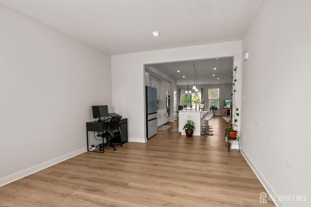 18 Rosemary Way, Mount Laurel, NJ 08054