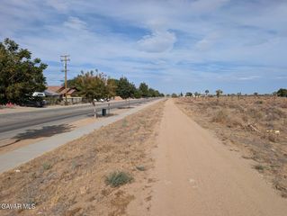 Vac/Vic 32nd St W & Avenue L8, Lancaster, CA 93536