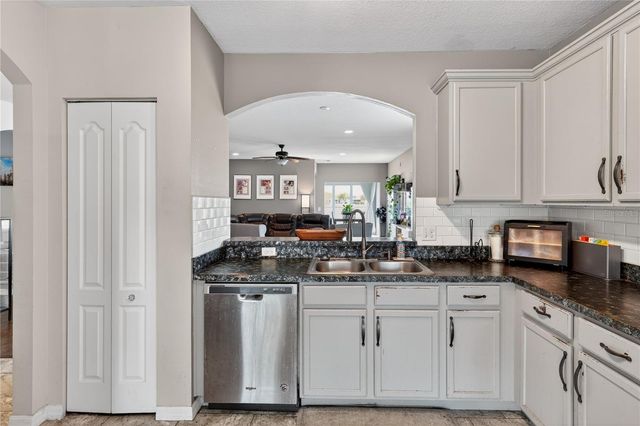 3136 QUEEN ALEXANDRIA DRIVE, Kissimmee, FL 34744