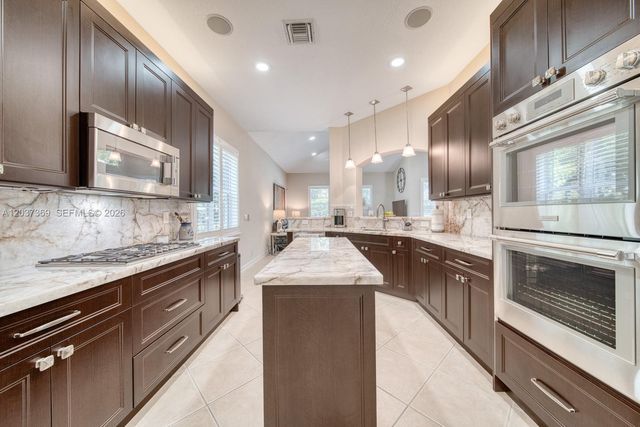7725 NW 128th Ave, Parkland, FL 33076
