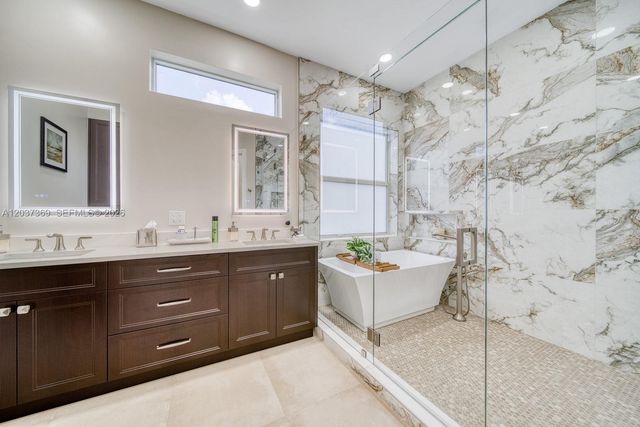 7725 NW 128th Ave, Parkland, FL 33076