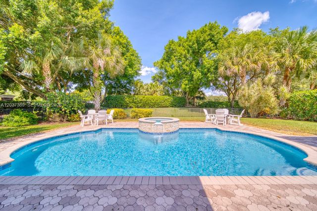 7725 NW 128th Ave, Parkland, FL 33076