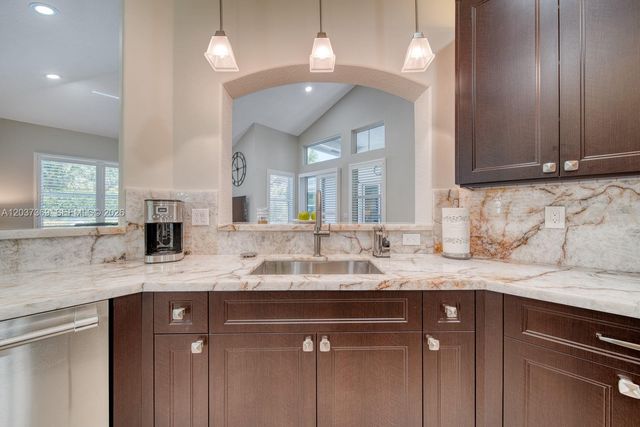 7725 NW 128th Ave, Parkland, FL 33076