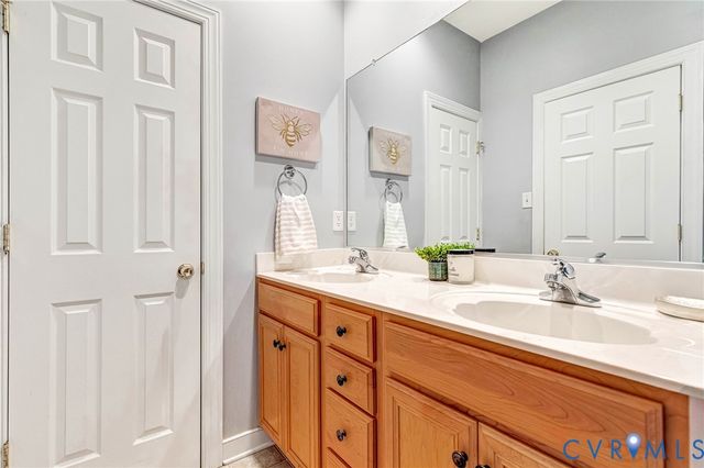 8584 New Ashcake Rd, Mechanicsville, VA 23116