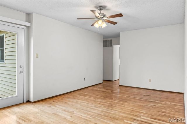 13 Newberry Drive, St Peters, MO 63376