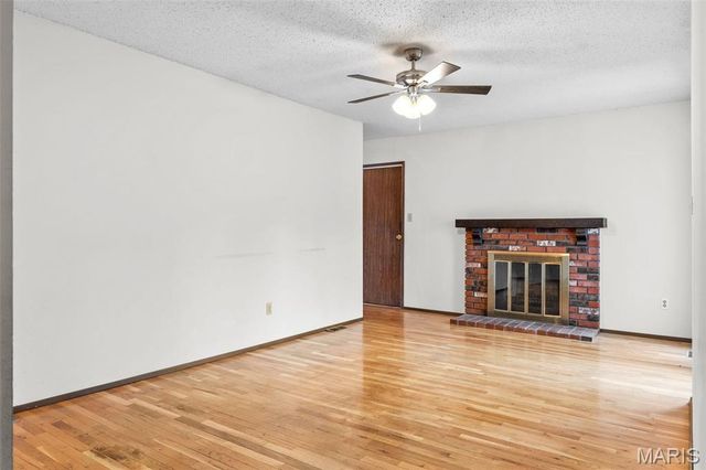 13 Newberry Drive, St Peters, MO 63376