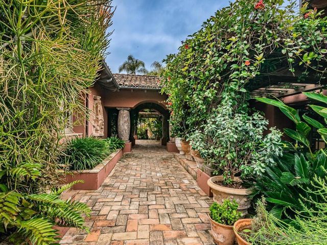 17116 Paseo Hermosa Unit A, Rancho Santa Fe, CA 92067