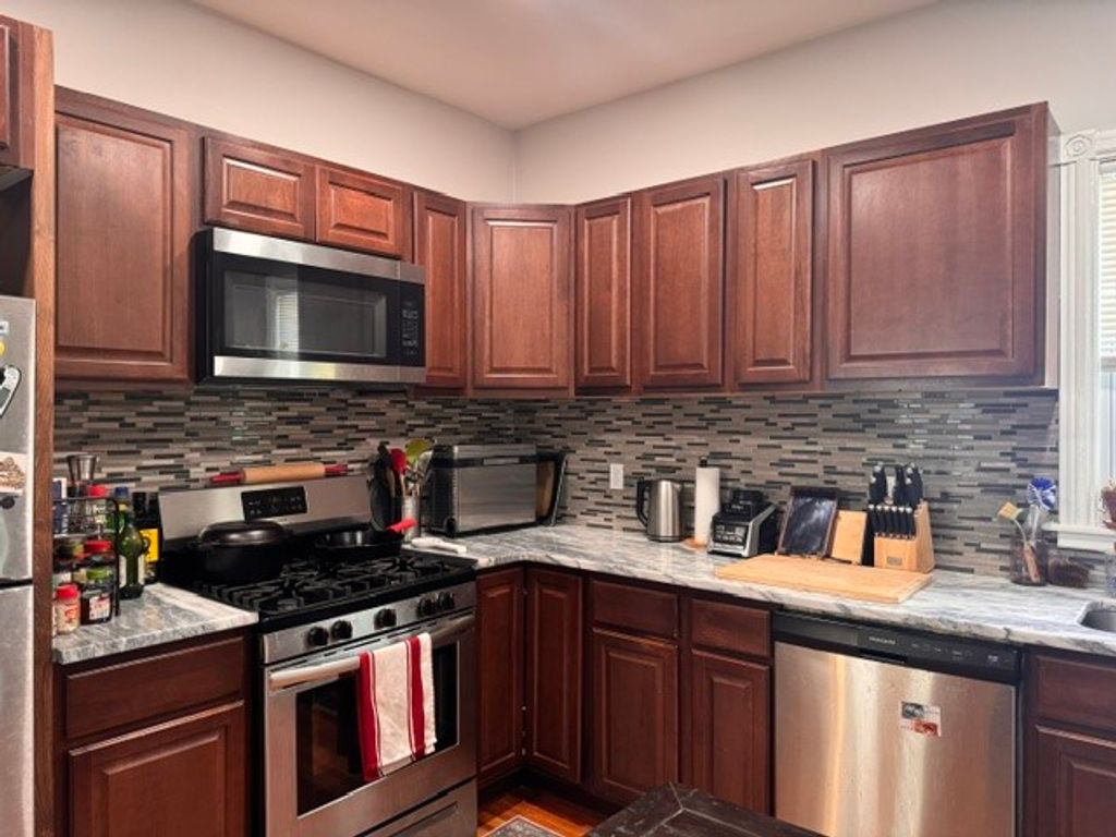 138 Doyle Avenue 2, Providence, RI 02906