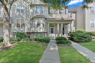 983 Ellsworth Drive, Grayslake, IL 60030