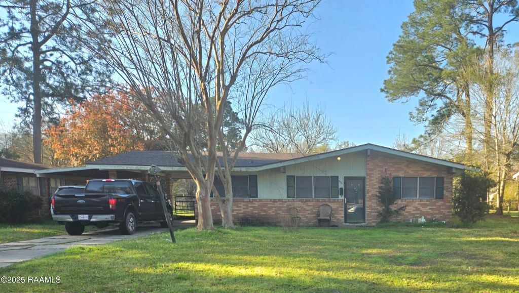954 Choctaw Drive, Opelousas, LA 70570